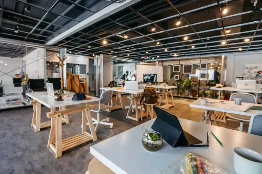 Oficinas de coworking: qué son, tipos y cómo diseñar un espacio de coworking eficiente 2 Oficinas coworking