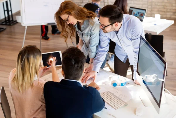 De que factores depende la productividad