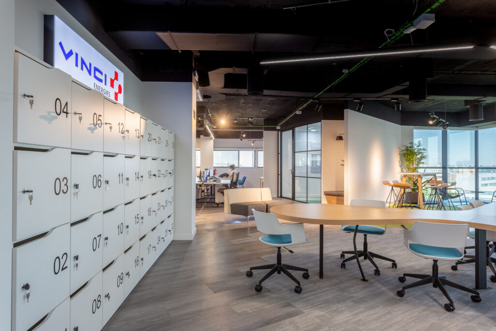 202109117 Oficinas VINCI (Sevilla)-10- HQ svg+xml;charset=utf