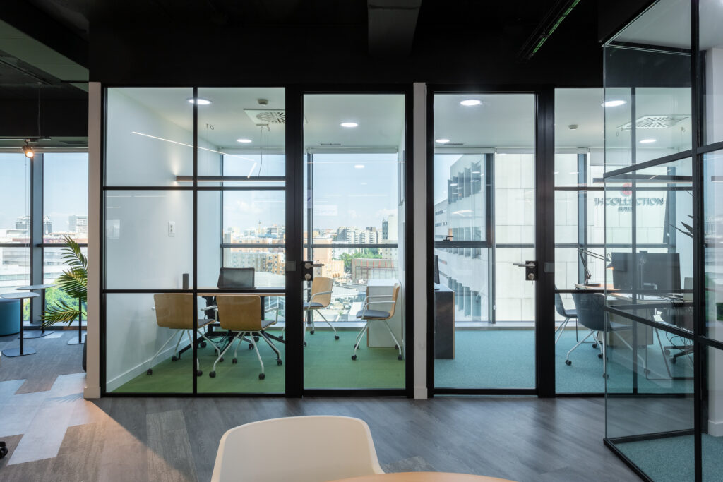 202109117 Oficinas VINCI (Sevilla)-15- HQ svg+xml;charset=utf