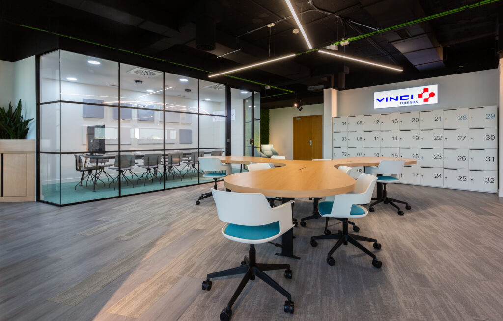 202109117 Oficinas VINCI (Sevilla)-2- HQ svg+xml;charset=utf