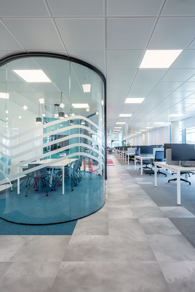 10. Rediseño de oficinas - Axians svg+xml;charset=utf