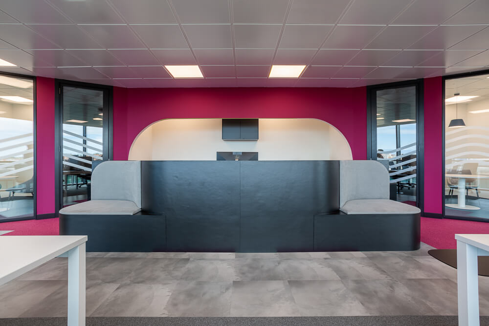 8. Rediseño de oficinas - Axians svg+xml;charset=utf