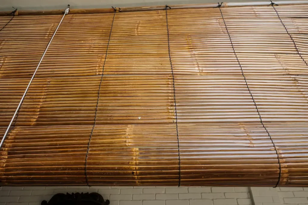 tipo de cortinas para oficinas - bambu